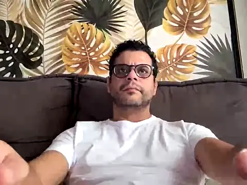 HornyBeachBoyBR online show from May 30, 7:22 pm