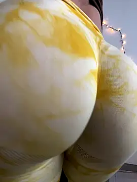 Snapshot of izanmiller2001 chatting on January 5, 7:39 pm izanmiller2001 online show from January 5, 7:39 pm