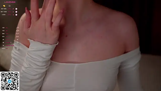 Snapshot of KleinGlif chatting on February 17, 5:04 am KleinGlif online show from February 17, 5:04 am