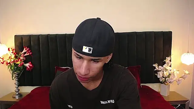 soft attraction online show from February 23, 7:44 pm