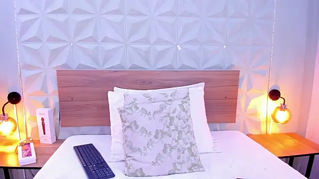 Snapshot of Stacey_white_ chatting on October 3, 8:28 pm Stacey white  online show from October 3, 8:28 pm