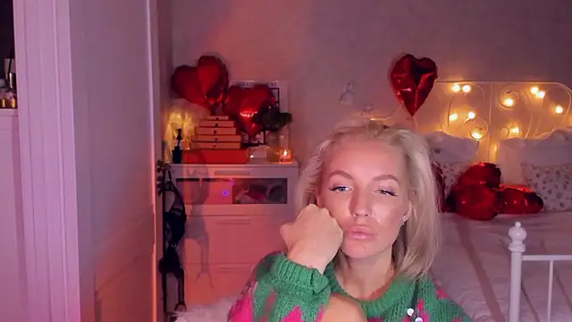 aestetick online show from February 19, 8:38 pm