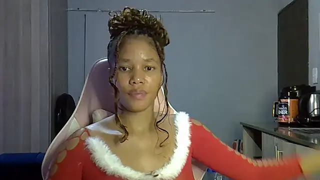 Snapshot of Sexylisa670 chatting on March 12, 8:15 pm Sexylisa670 online show from March 12, 8:15 pm