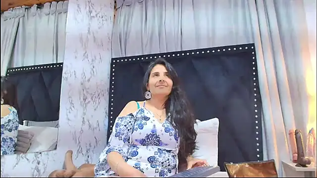 Snapshot of _Marcela__ chatting on June 30, 11:33 am Marcela online show from June 30, 11:33 am