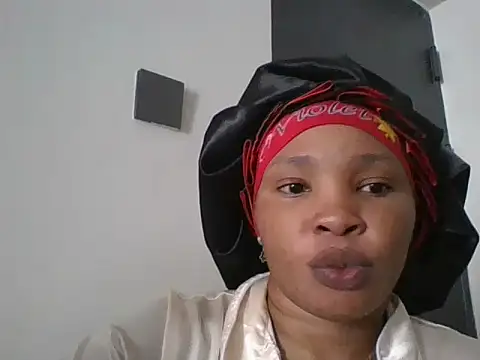 Snapshot of Bigass_mee_ chatting on July 14, 7:46 am Bigass mee online show from July 14, 7:46 am
