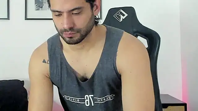 Dereck vega online show from May 17, 2:13 pm