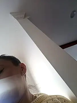 coral smitth online show from April 18, 7:58 pm