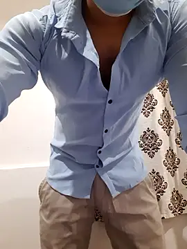 Snapshot of Guyinshortss chatting on September 20, 8:32 pm Guyinshortss online show from September 20, 8:32 pm