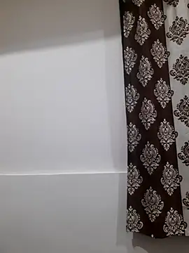 Snapshot of Guyinshortss chatting on October 5, 7:56 pm Guyinshortss online show from October 5, 7:56 pm