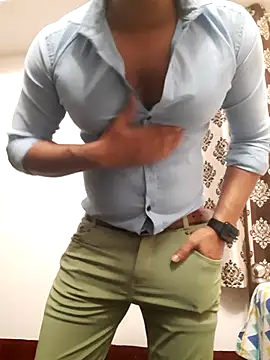 Snapshot of Guyinshortss chatting on November 21, 7:56 pm Guyinshortss online show from November 21, 7:56 pm