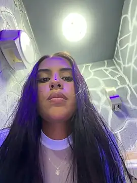 EmmaTorres  online show from February 3, 8:58 pm