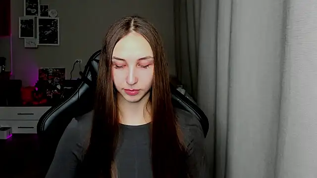 Snapshot of Sm0ly chatting on February 20, 1:11 pm Sm0ly online show from February 20, 1:11 pm