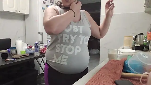 Snapshot of milfmomxx chatting on December 2, 10:39 am milfmomxx online show from December 2, 10:39 am