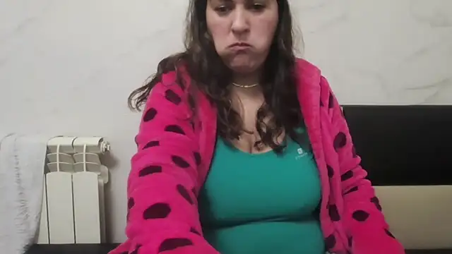 Snapshot of milfmomxx chatting on January 25, 7:49 pm milfmomxx online show from January 25, 7:49 pm