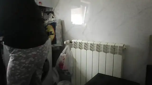 Snapshot of milfmomxx chatting on March 15, 10:13 am milfmomxx online show from March 15, 10:13 am