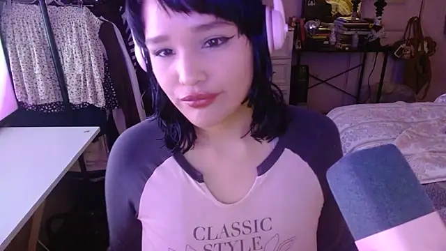 Snapshot of nomichuu chatting on April 20, 8:21 pm nomichuu online show from April 20, 8:21 pm