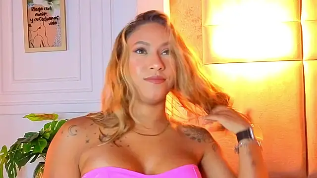 AlessiaLondon online show from May 1, 10:20 am