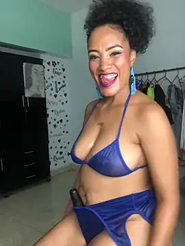 AdelaHaneix online show from December 15, 10:04 pm