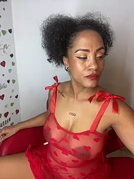 AdelaHaneix online show from February 12, 4:29 am