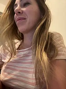Snapshot of RaquelleDevon chatting on January 27, 9:44 pm RaquelleDevon online show from January 27, 9:44 pm