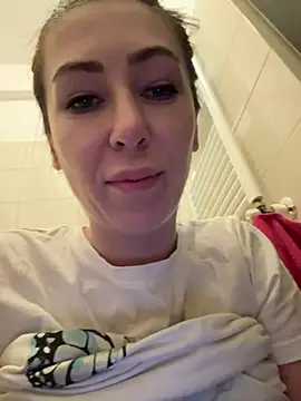 Snapshot of RaquelleDevon chatting on February 12, 10:15 pm RaquelleDevon online show from February 12, 10:15 pm