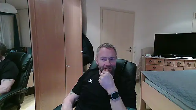 Snapshot of Rockburg chatting on March 16, 3:05 pm Rockburg online show from March 16, 3:05 pm
