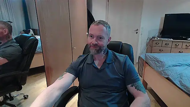 Snapshot of Rockburg chatting on March 28, 12:05 pm Rockburg online show from March 28, 12:05 pm