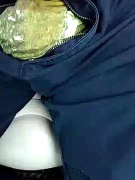 Snapshot of Policeman20742 chatting on February 10, 5:52 pm Policeman20742 online show from February 10, 5:52 pm