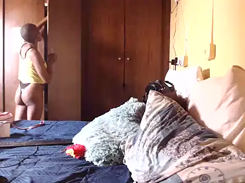 LONGBLKCLIT36 online show from February 6, 9:45 am