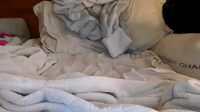 indie-rayne online show from March 25, 12:33 pm