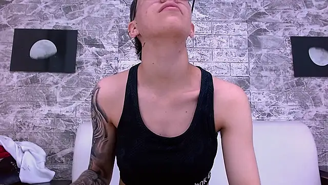 Cutie Shy  online show from December 4, 6:16 pm