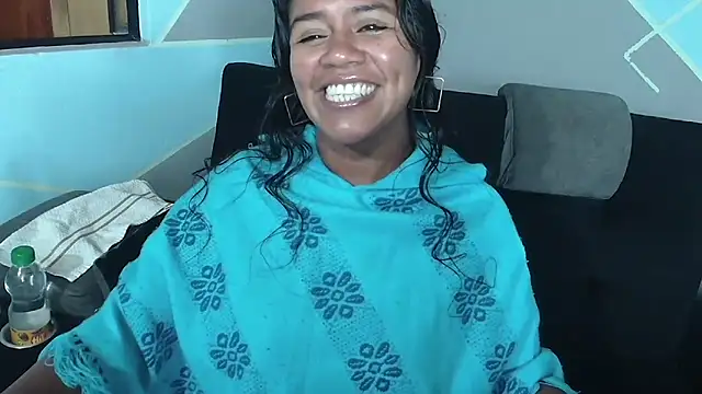 Snapshot of saggil23 chatting on October 16, 10:55 pm saggil23 online show from October 16, 10:55 pm