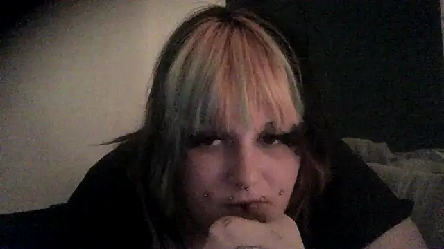 Snapshot of d3mon_bbx00 chatting on March 7, 11:05 pm d3mon bbx00 online show from March 7, 11:05 pm