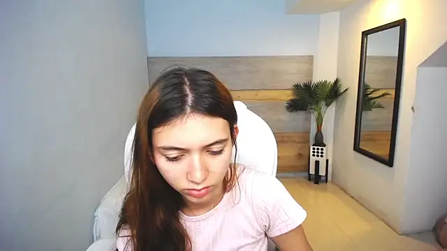 liseth fox online show from December 4, 11:13 pm