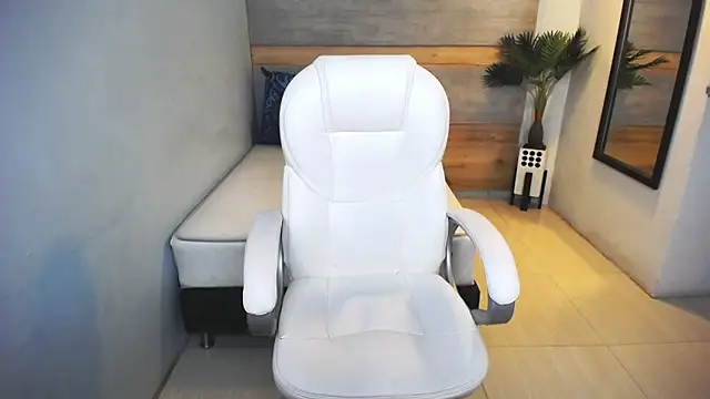 liseth fox online show from December 10, 2:16 am