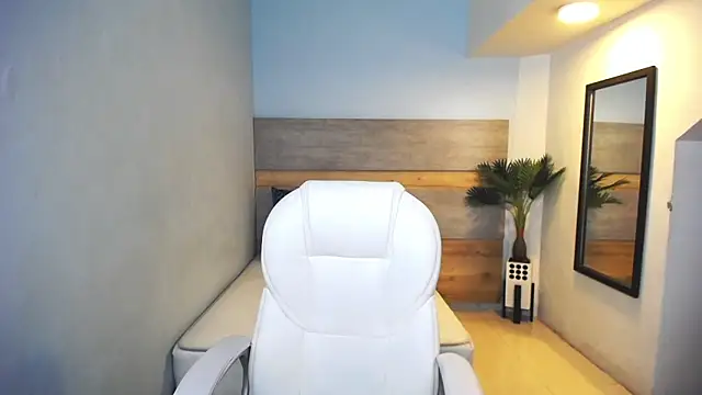 liseth fox online show from December 19, 7:40 pm