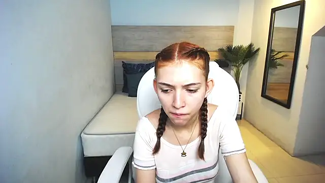 liseth fox online show from December 24, 6:17 pm