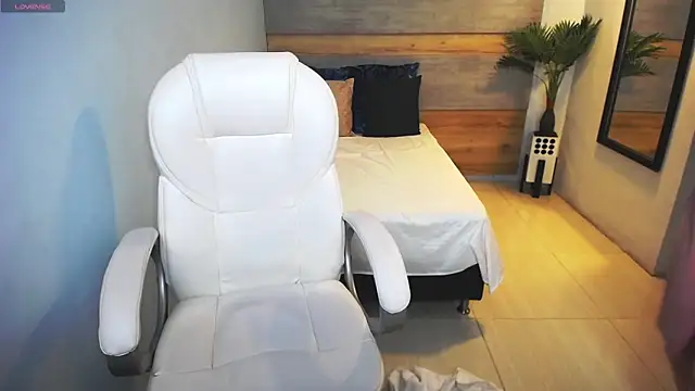 liseth fox online show from February 23, 1:35 am