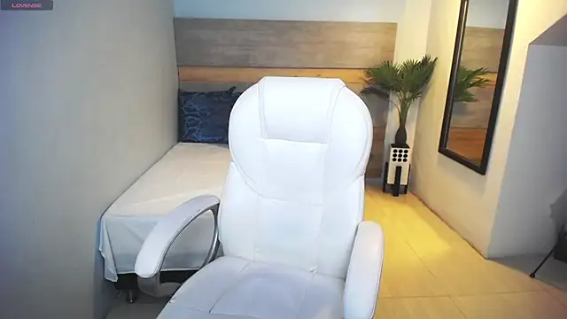 liseth fox online show from March 8, 11:28 pm