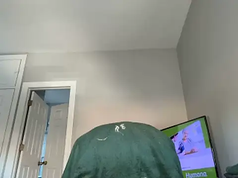 ChiRaqb8 online show from October 31, 6:20 pm