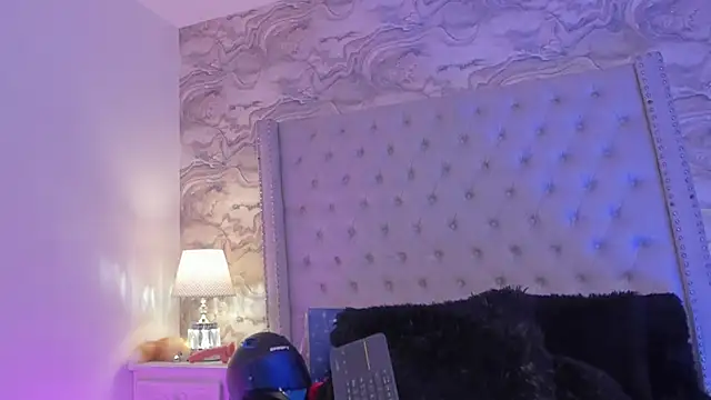 Snapshot of Kev_jenner chatting on December 28, 1:39 am Kev jenner online show from December 28, 1:39 am