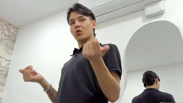 Snapshot of Kev_jenner chatting on September 22, 6:10 pm Kev jenner online show from September 22, 6:10 pm