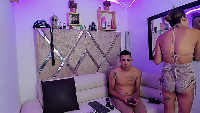 parejacaliente20154 online show from May 17, 3:41 pm