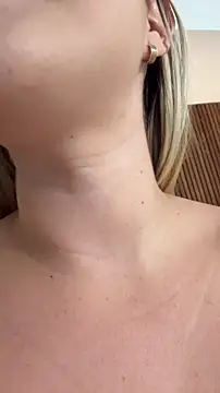 EmiilyAdams  online show from February 28, 9:16 pm