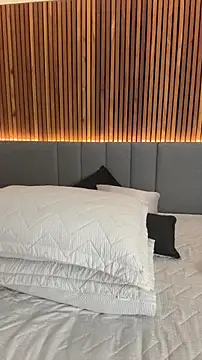 EmiilyAdams  online show from March 13, 9:54 pm