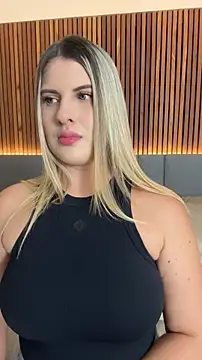 EmiilyAdams  online show from April 10, 11:09 pm