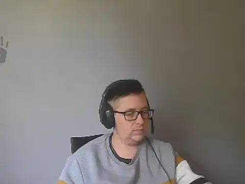 bisexualboy05 online show from March 11, 11:16 am