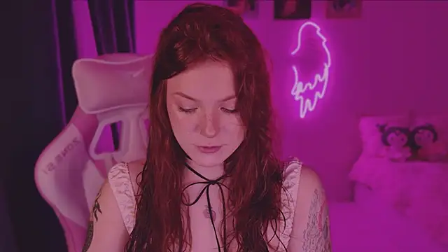 Elsie Ginger online show from December 9, 10:20 pm