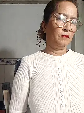 Snapshot of phnz chatting on February 25, 8:13 am phnz online show from February 25, 8:13 am