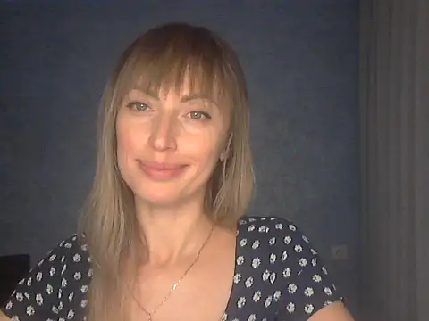 Snapshot of EffectMaya chatting on February 7, 6:22 pm EffectMaya online show from February 7, 6:22 pm